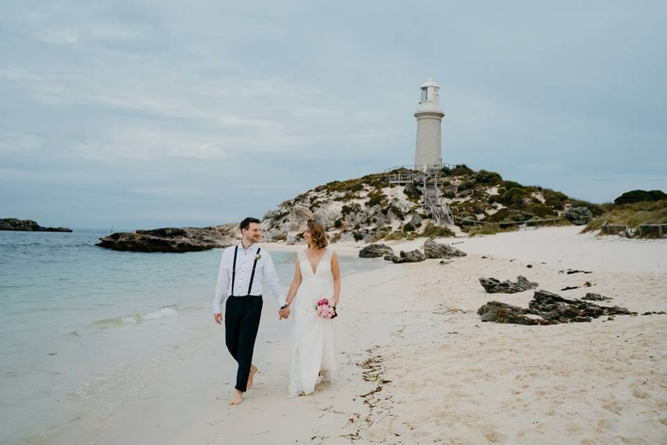 https://lovebird.gdcdevelopment.online/wp-content/uploads/2015/09/Ina-Hagen-pinky-beach-rottnest.jpg