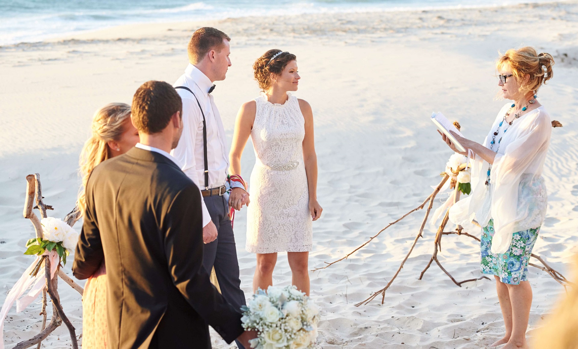 https://lovebird.gdcdevelopment.online/wp-content/uploads/2020/07/Committment-Ceremony.jpg