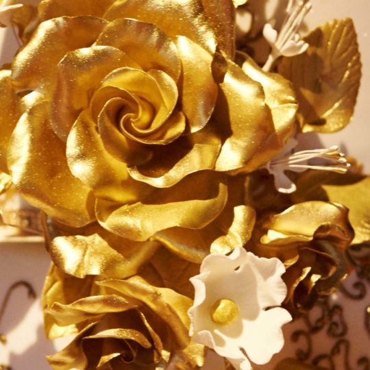 https://lovebird.gdcdevelopment.online/wp-content/uploads/2020/07/Jamie-Rodrigo-cake-detail-featured-wedding-540x540.jpg