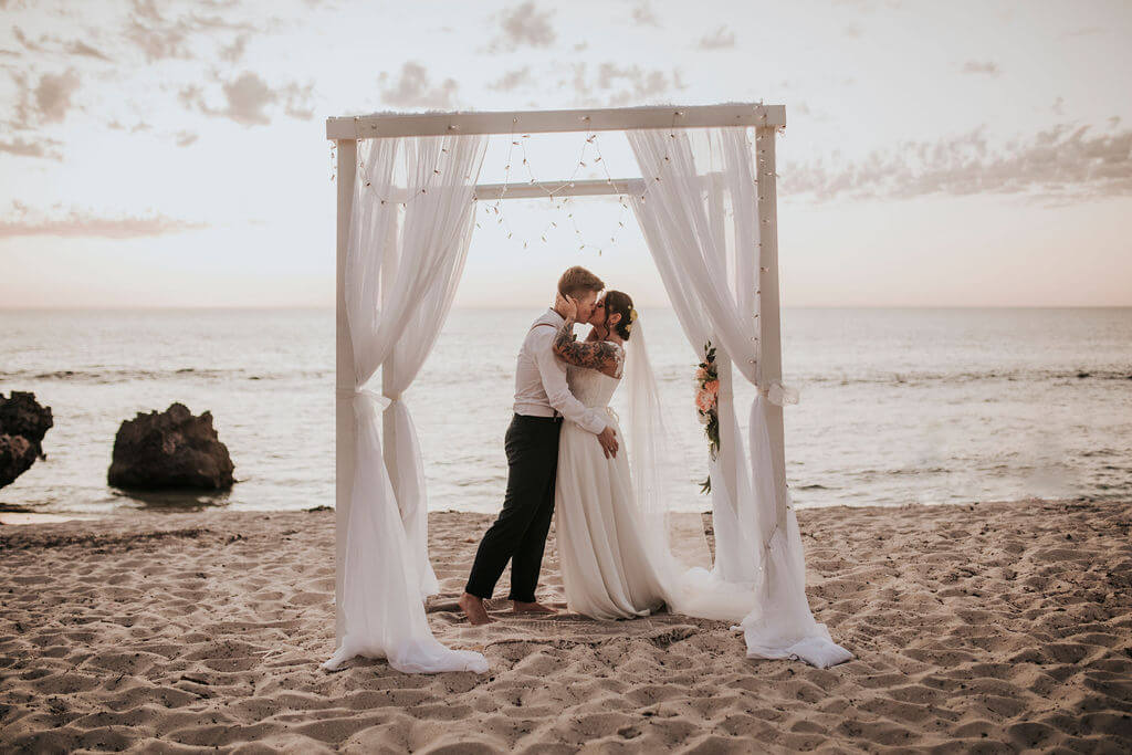 Love Bird Ceremonies - Bennion Beach - Vow Renewal (9)
