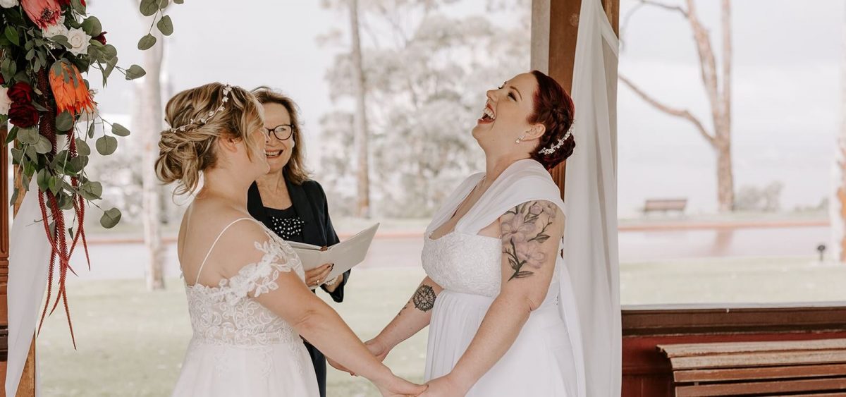 Enjoying-Eloping-–-Amy-Tomlinson-Photography-–-Elopement-Celebrant-Perth-1-1200x563.jpg